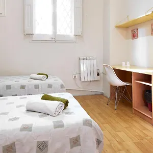 Estudiantes Balmes Apartment