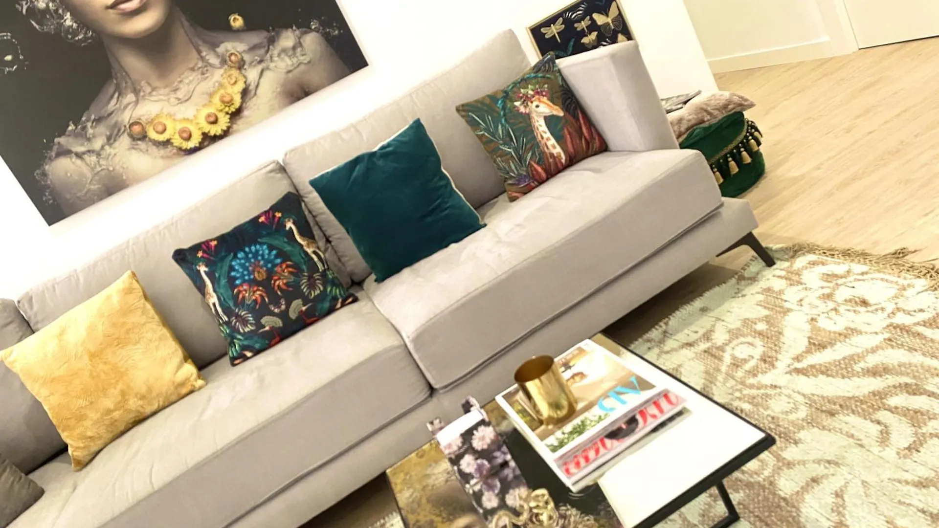 Apartment Barcelona Chic Apartments- Free Parking - 10 Min From Bcn City Centre By Metro