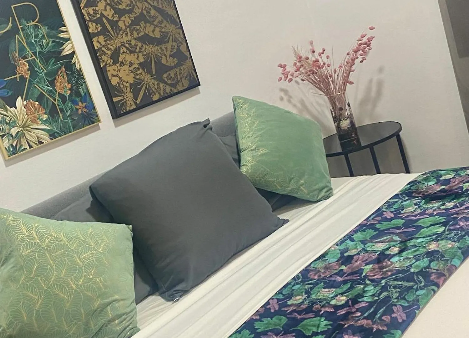 Barcelona Chic Apartments- Free Parking - 10 Min From Bcn City Centre By Metro 0*,