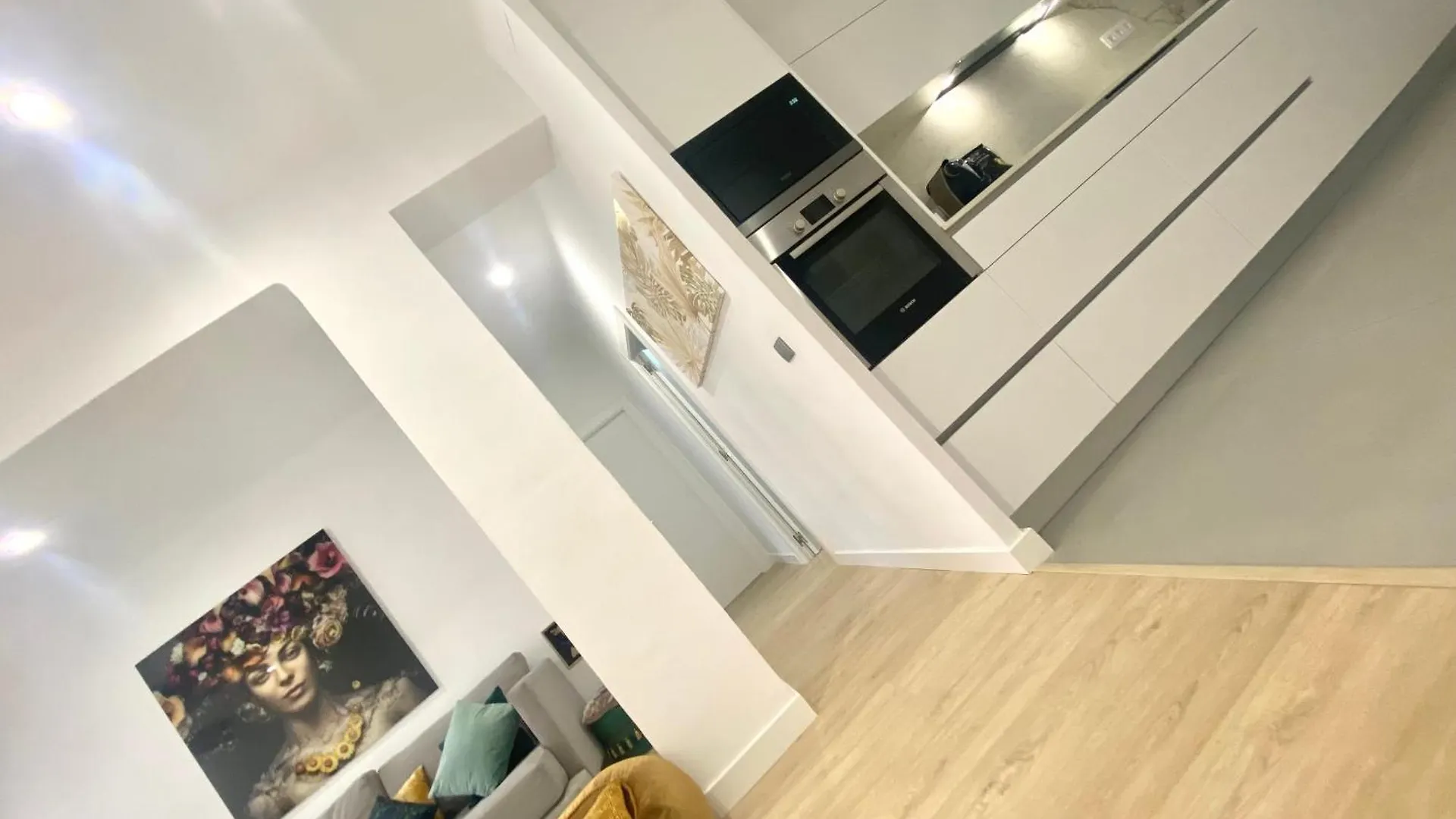 Barcelona Chic Apartments- Free Parking - 10 Min From Bcn City Centre By Metro Spanien