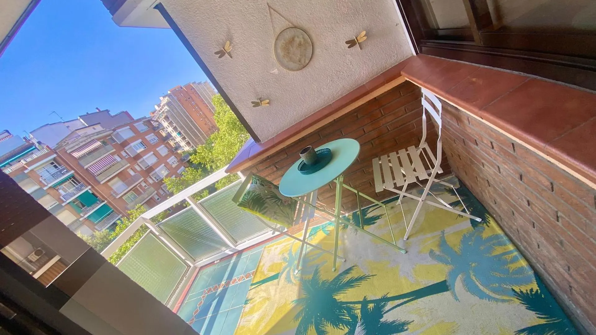 Barcelona Chic Apartments- Free Parking - 10 Min From Bcn City Centre By Metro Apartment