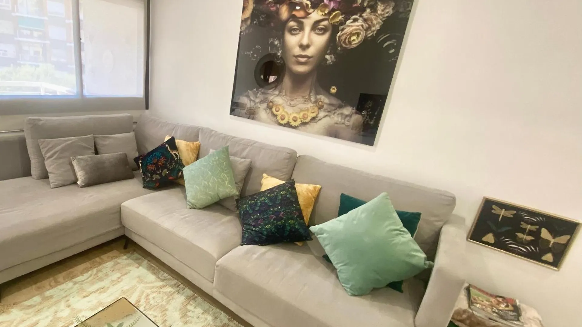 Barcelona Chic Apartments- Free Parking - 10 Min From Bcn City Centre By Metro 0*,  Spanien